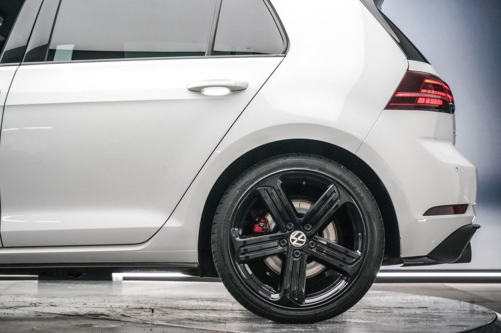 Used Volkswagen Golf 2017 for sale - 77647933: Photo 16