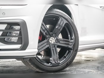 Used Volkswagen Golf 2017 for sale - 77647933: Photo