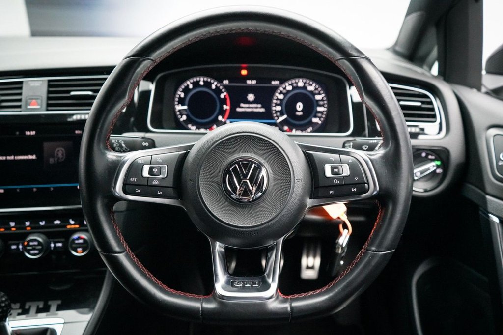 Used Volkswagen Golf 2017 for sale - 77647933: Photo 37