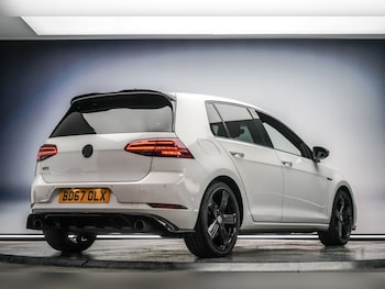 Used Volkswagen Golf 2017 for sale - 77647933: Photo