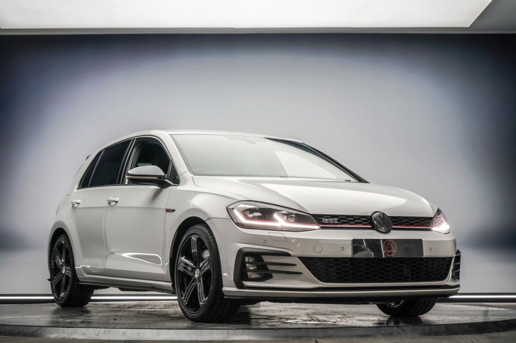 Used Volkswagen Golf 2017 for sale - 77647933: Photo 5