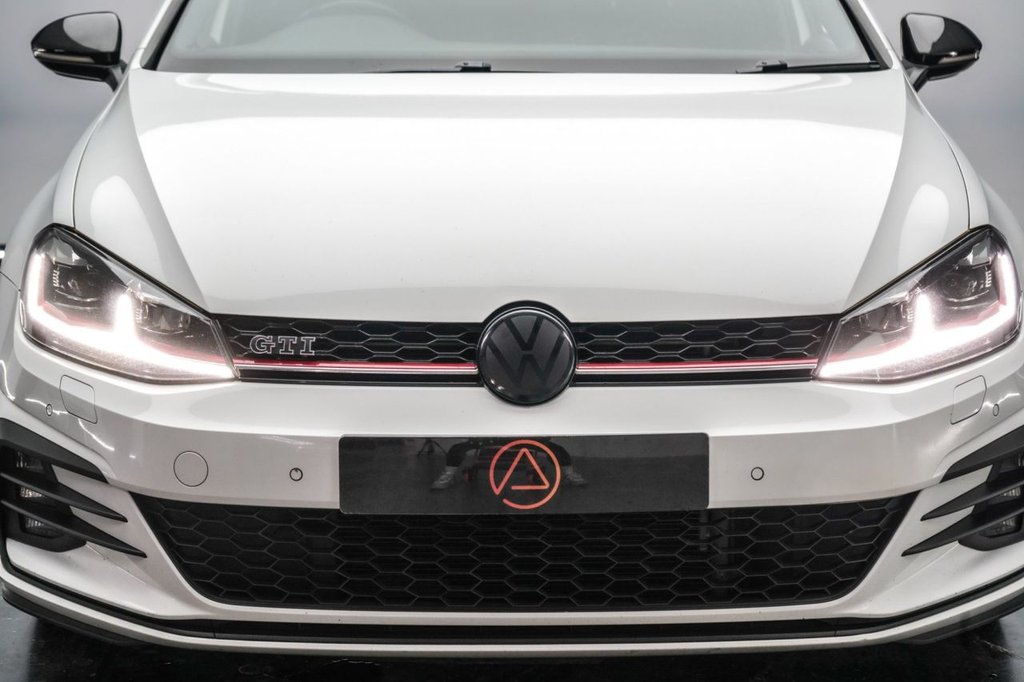 Used Volkswagen Golf 2017 for sale - 77647933: Photo 9