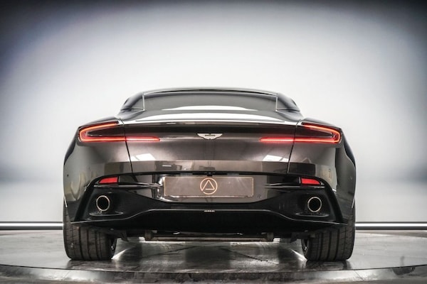 Used Aston Martin DB11 2016 for sale - 76223281: Photo 13