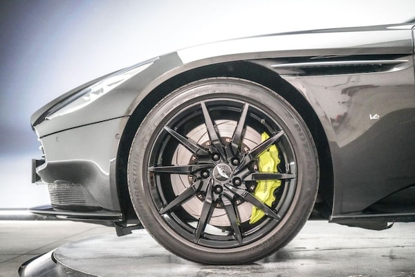 Used Aston Martin DB11 2016 for sale - 76223281: Photo 16