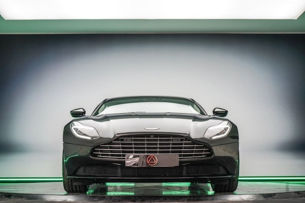 Used Aston Martin DB11 2016 for sale - 76223281: Photo 24