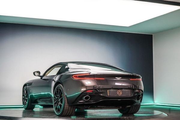Used Aston Martin DB11 2016 for sale - 76223281: Photo 26