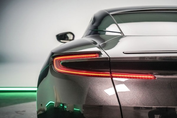 Used Aston Martin DB11 2016 for sale - 76223281: Photo 31
