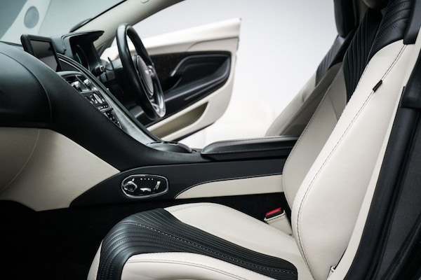 Used Aston Martin DB11 2016 for sale - 76223281: Photo 37