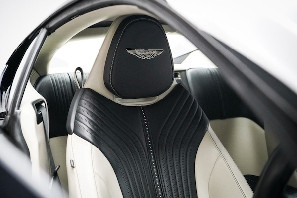 Used Aston Martin DB11 2016 for sale - 76223281: Photo 3