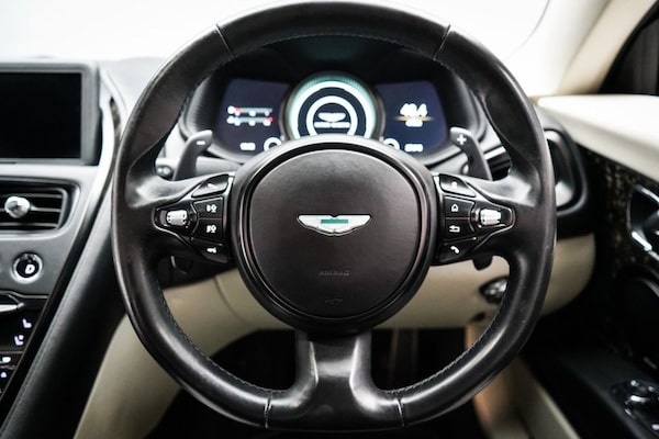 Used Aston Martin DB11 2016 for sale - 76223281: Photo 43