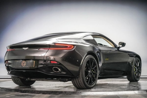 Used Aston Martin DB11 2016 for sale - 76223281: Photo 4