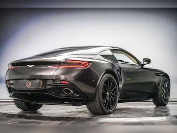 Used Aston Martin DB11 2016 for sale - 76223281: Photo 4