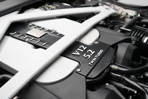 Used Aston Martin DB11 2016 for sale - 76223281: Photo 5