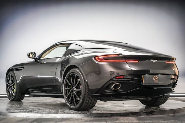 Used Aston Martin DB11 2016 for sale - 76223281: Photo 8