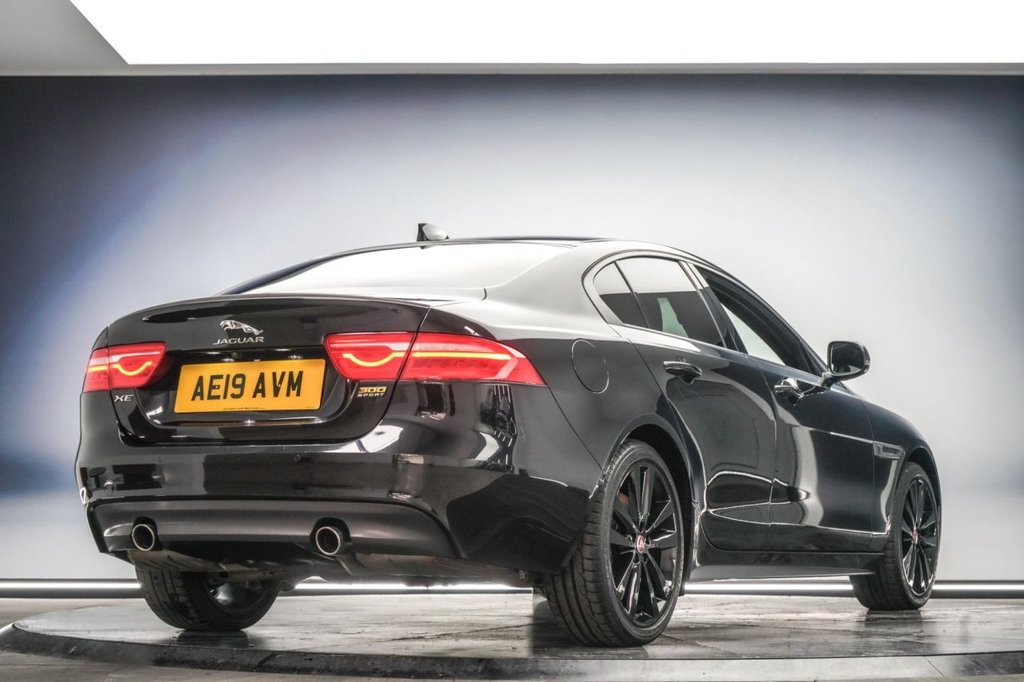 Used Jaguar XE 2019 for sale - 77647839: Photo 3