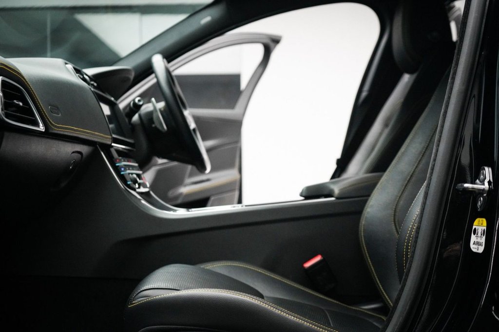 Used Jaguar XE 2019 for sale - 77647839: Photo 31