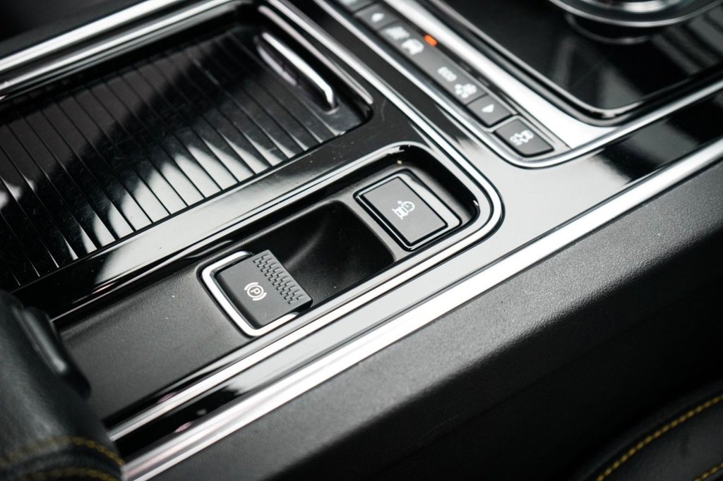 Used Jaguar XE 2019 for sale - 77647839: Photo 44