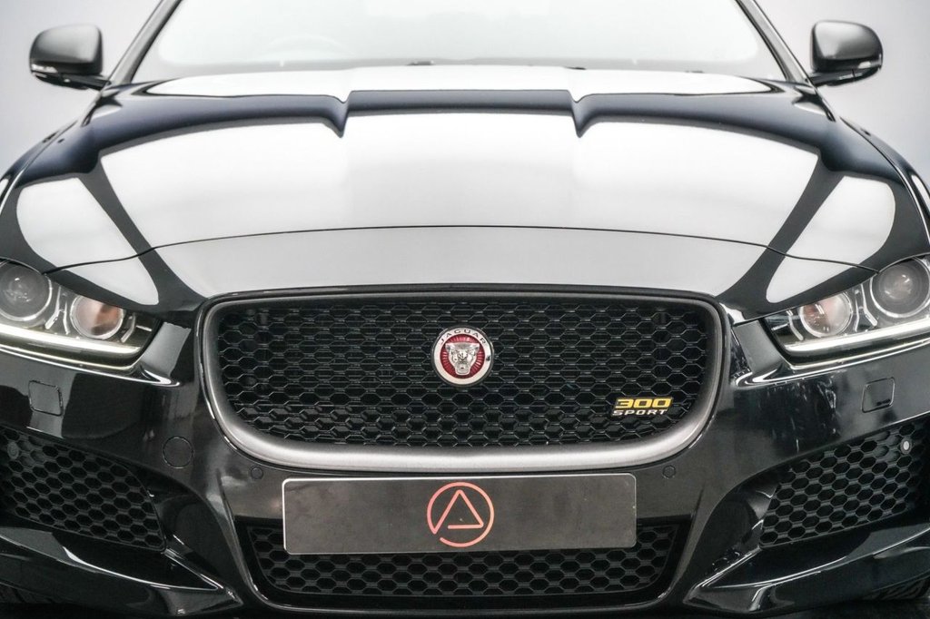 Used Jaguar XE 2019 for sale - 77647839: Photo 8