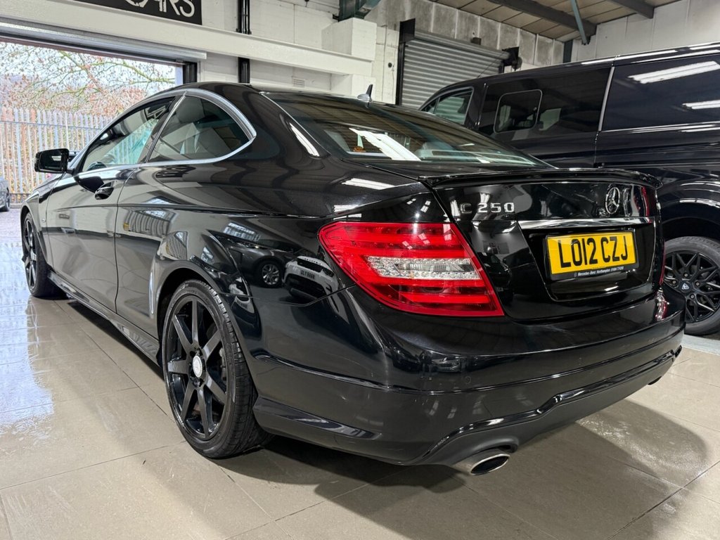 Used Mercedes-Benz C Class 2012 for sale - 77249900: Photo 5