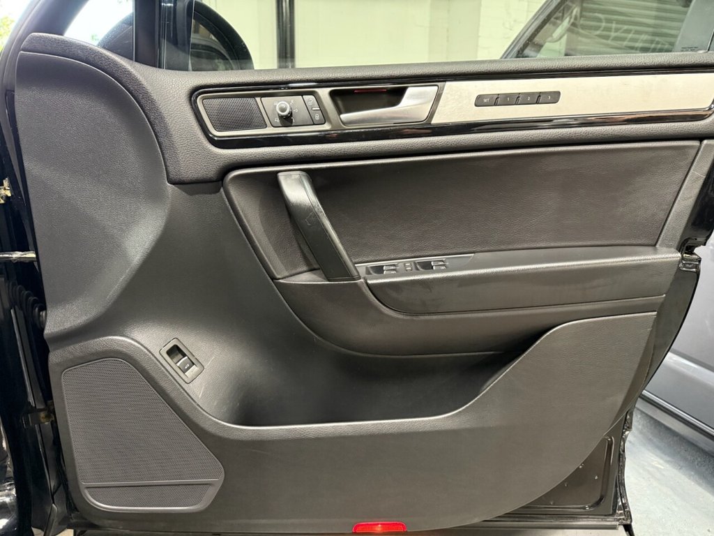 Used Volkswagen Touareg 2012 for sale - 76185276: Photo 19