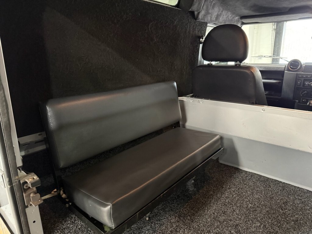 Used Land Rover Defender 2015 for sale - 76632325: Photo 21