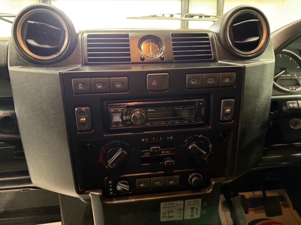 Used Land Rover Defender 2015 for sale - 76632325: Photo 26