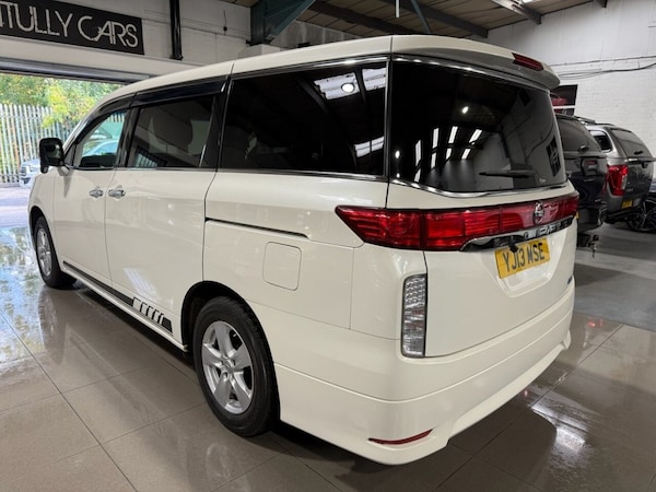 Used Nissan Elgrand 2013 for sale - 75549307: Photo 5