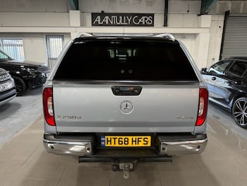 Used Mercedes-Benz X Class 2018 for sale - 77952792: Photo