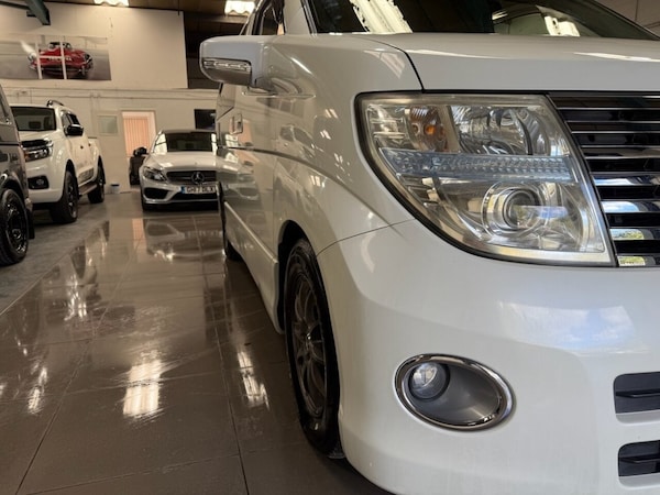 Used Nissan Elgrand 2006 for sale - 76118778: Photo 10