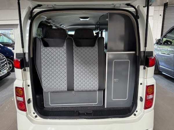 Used Nissan Elgrand 2006 for sale - 76118778: Photo 20