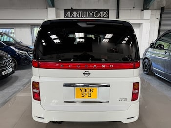 Used Nissan Elgrand 2006 for sale - 76118778: Photo 4