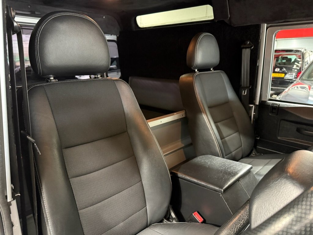 Used Land Rover Defender 2015 for sale - 77110458: Photo 19