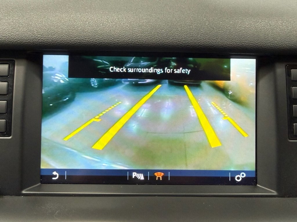 Used Land Rover Discovery Sport 2015 for sale - 77655118: Photo 32