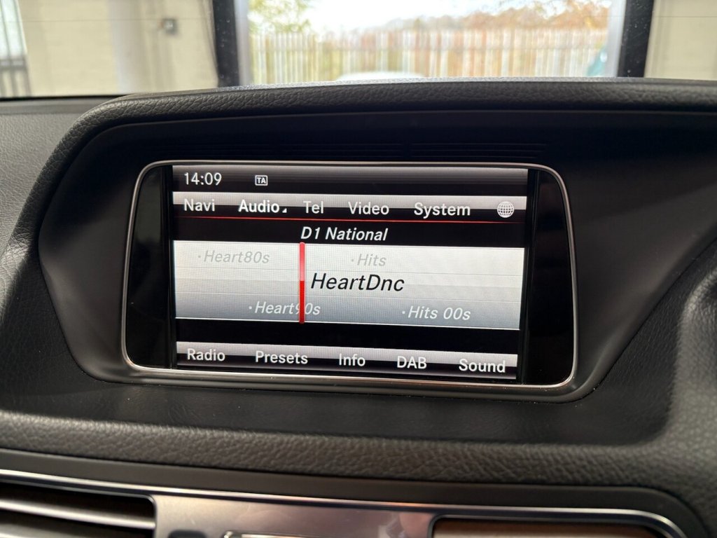 Used Mercedes-Benz E Class 2014 for sale - 76632241: Photo 24