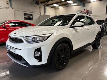 Used Kia Stonic 2018 for sale - 79632256: Photo