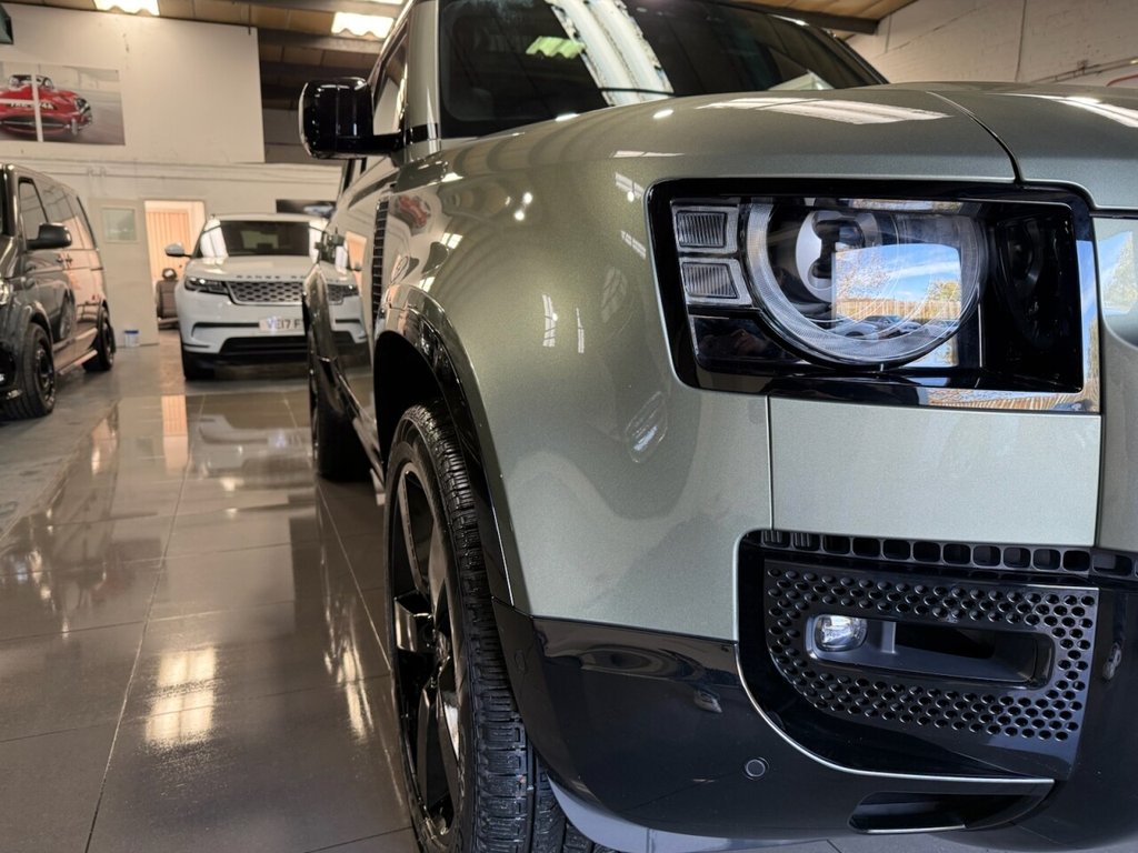 Used Land Rover Defender 2025 for sale - 76740525: Photo 10