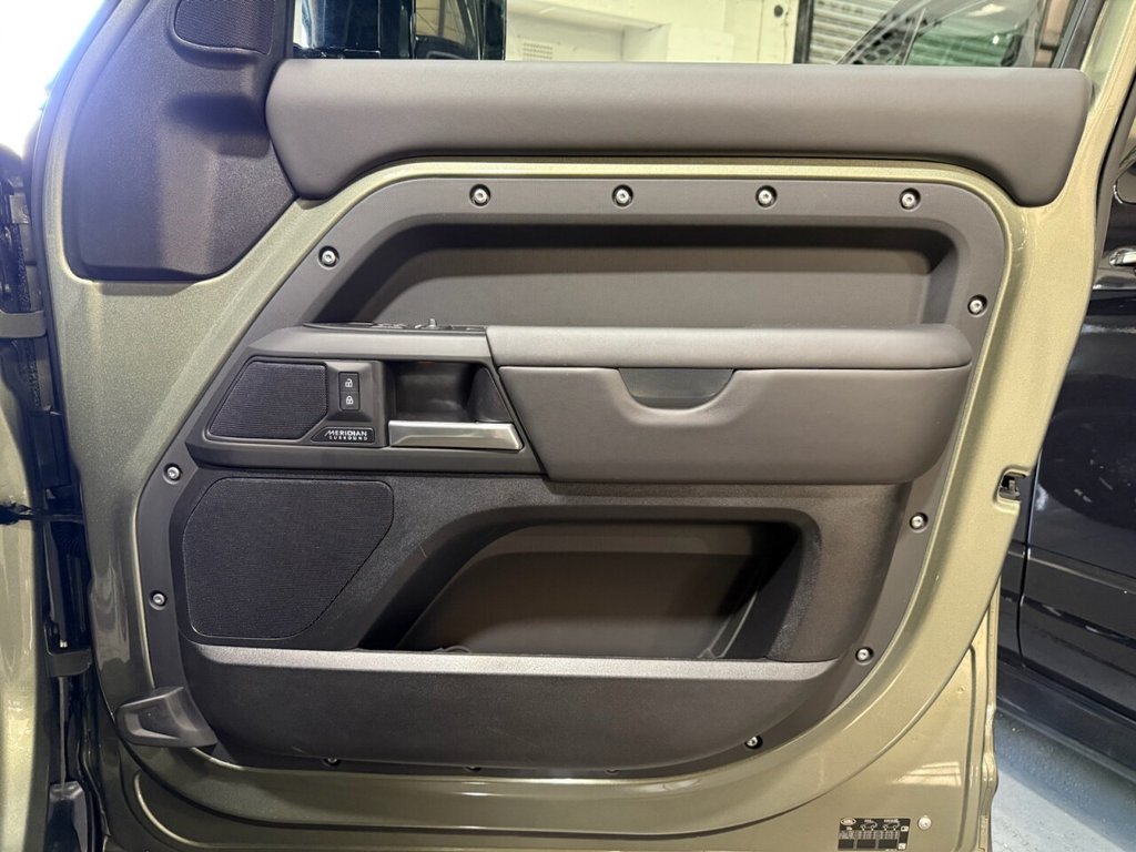 Used Land Rover Defender 2025 for sale - 76740525: Photo 19