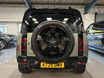 Used Land Rover Defender 2025 for sale - 76740525: Photo