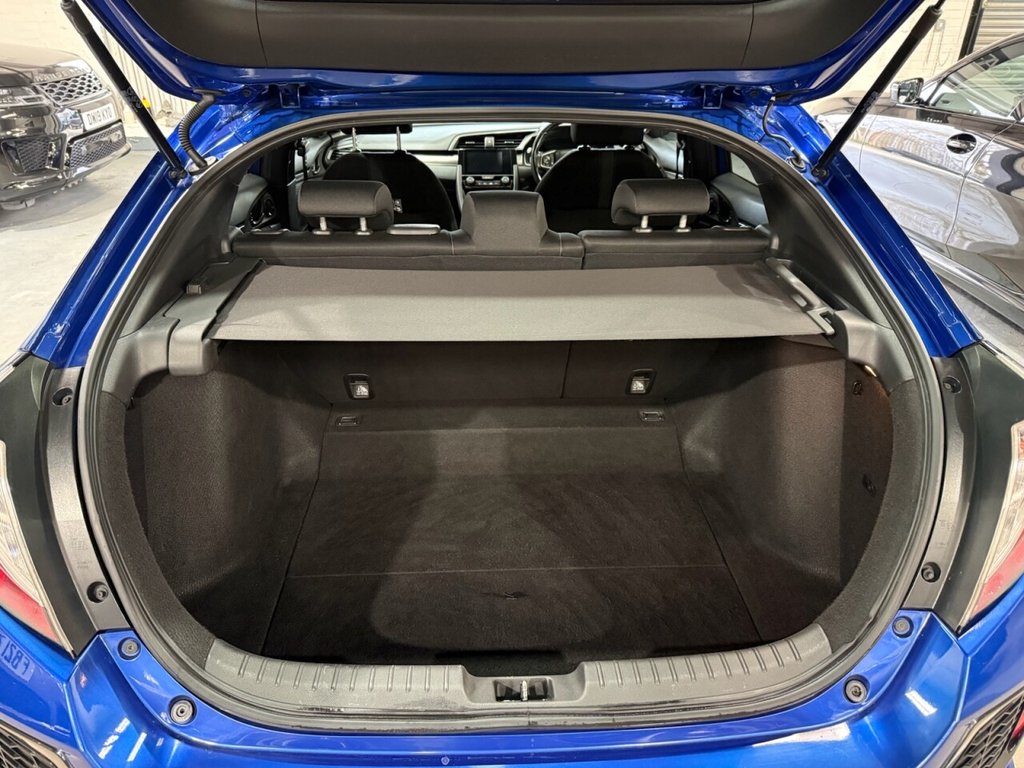 Used Honda Civic 2018 for sale - 77879600: Photo 22