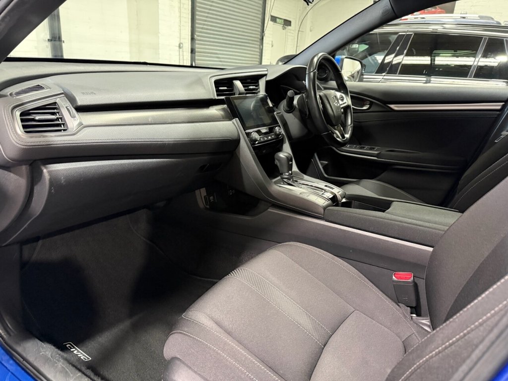 Used Honda Civic 2018 for sale - 77879600: Photo 25