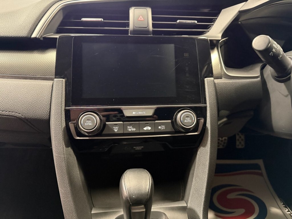 Used Honda Civic 2018 for sale - 77879600: Photo 27