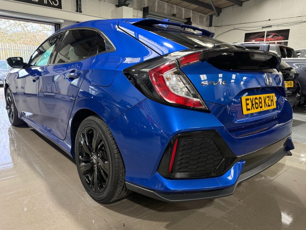 Used Honda Civic 2018 for sale - 77879600: Photo 5