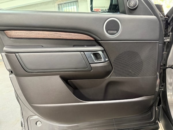 Used Land Rover Discovery 2017 for sale - 76105750: Photo 33
