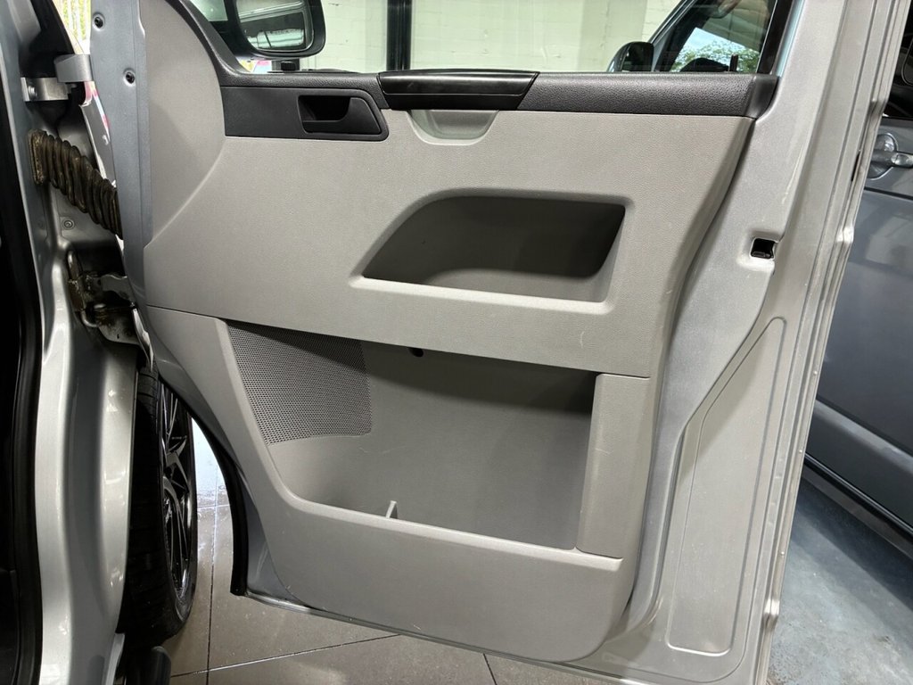 Used Volkswagen Transporter 2014 for sale - 76345436: Photo 32