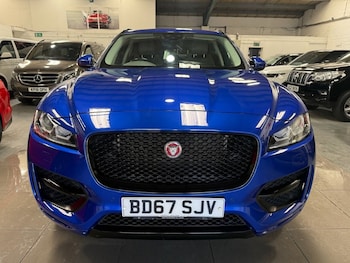 Used Jaguar F-Pace 2018 for sale - 79409417: Photo
