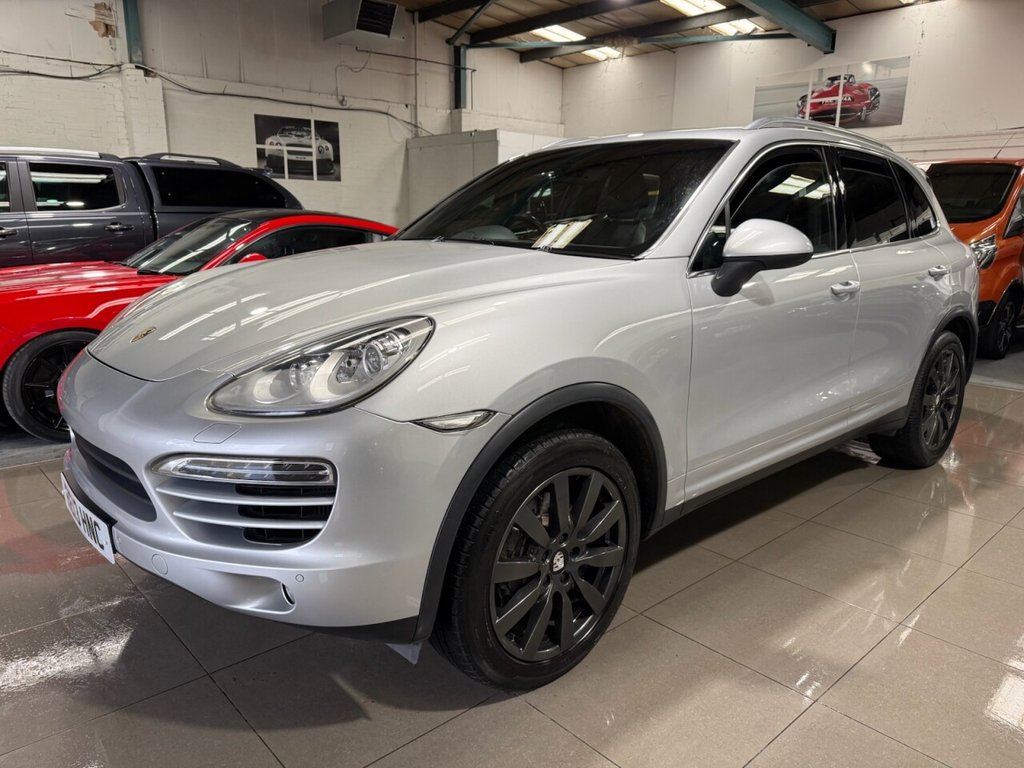 Used Porsche Cayenne 2013 for sale - 77642237: Photo 2