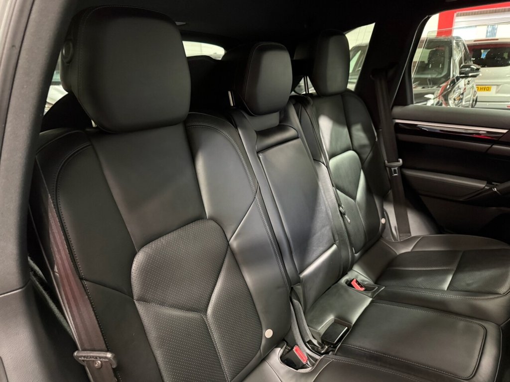 Used Porsche Cayenne 2013 for sale - 77642237: Photo 21