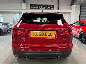 Used Jaguar F-Pace 2019 for sale - 79276104: Photo