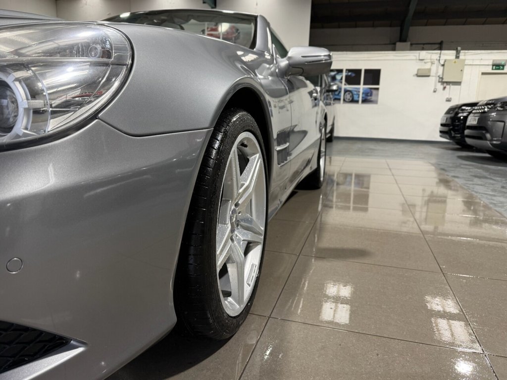 Used Mercedes-Benz SL 2009 for sale - 77276195: Photo 10