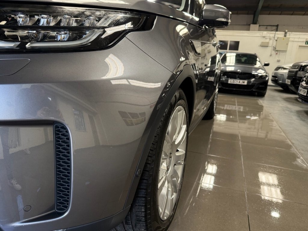 Used Land Rover Discovery 2017 for sale - 76783497: Photo 9